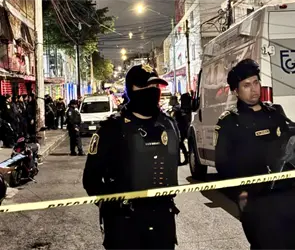 Comando irrumpe en una barbería y desata una masacre en Tepito Comando irrumpe en una barbería y desata una masacre en Tepito