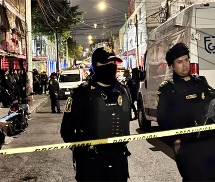 Comando irrumpe en una barber&iacute;a y desata una masacre en Tepito
