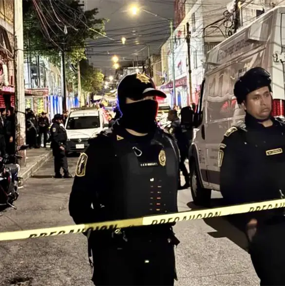 Comando irrumpe en una barbería y desata una masacre en Tepito