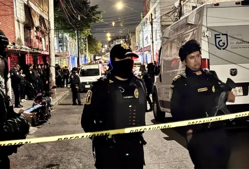 Comando irrumpe en una barbería y desata una masacre en Tepito Comando irrumpe en una barbería y desata una masacre en Tepito