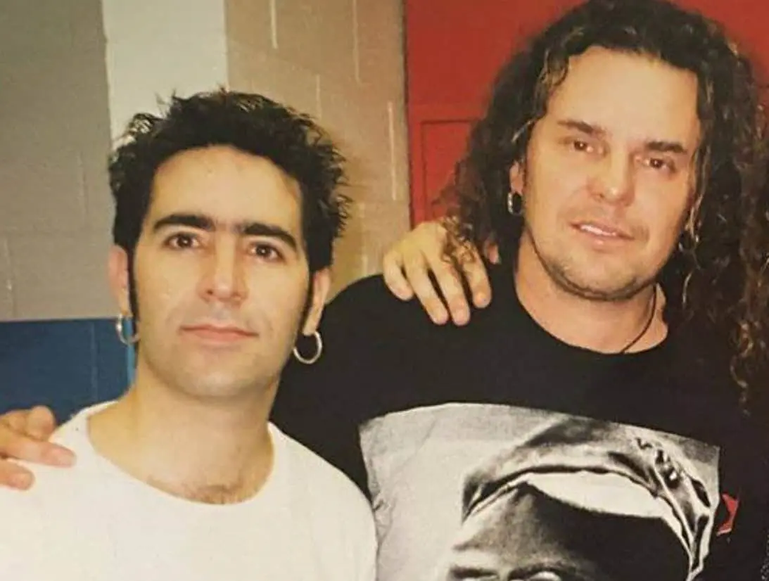 También ha participado en iniciativas sociales y políticas; en 2012, junto con Maná, ofreció un concierto en apoyo a la campaña presidencial de Barack Obama en Estados Unidos.<br> También ha participado en iniciativas sociales y políticas; en 2012, junto con Maná, ofreció un concierto en apoyo a la campaña presidencial de Barack Obama en Estados Unidos.<br>