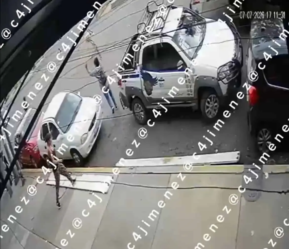 La agresión quedó captada por cámaras de seguridad Especial