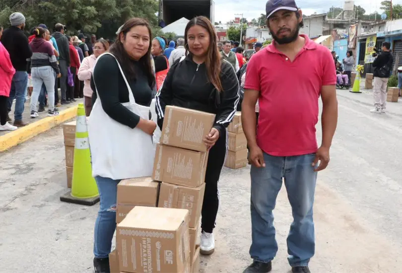 Alimentaci&oacute;n Imparable: entregan miles de despensas gratuitas a familias de Puebla Capital.