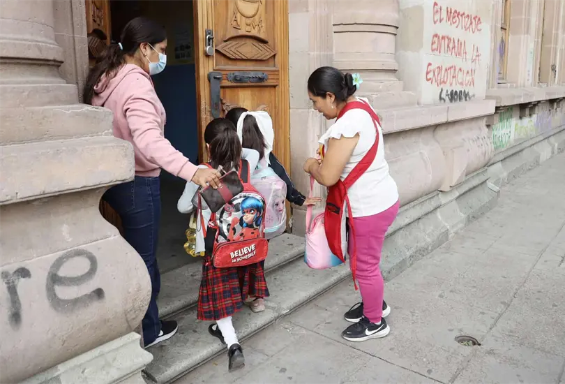 El titular de la SEP confirmó cuándo concluirán las vacaciones de verano y en qué fecha regresarán tanto los alumnos de educación básica como el personal docente. El titular de la SEP confirmó cuándo concluirán las vacaciones de verano y en qué fecha regresarán tanto los alumnos de educación básica como el personal docente.