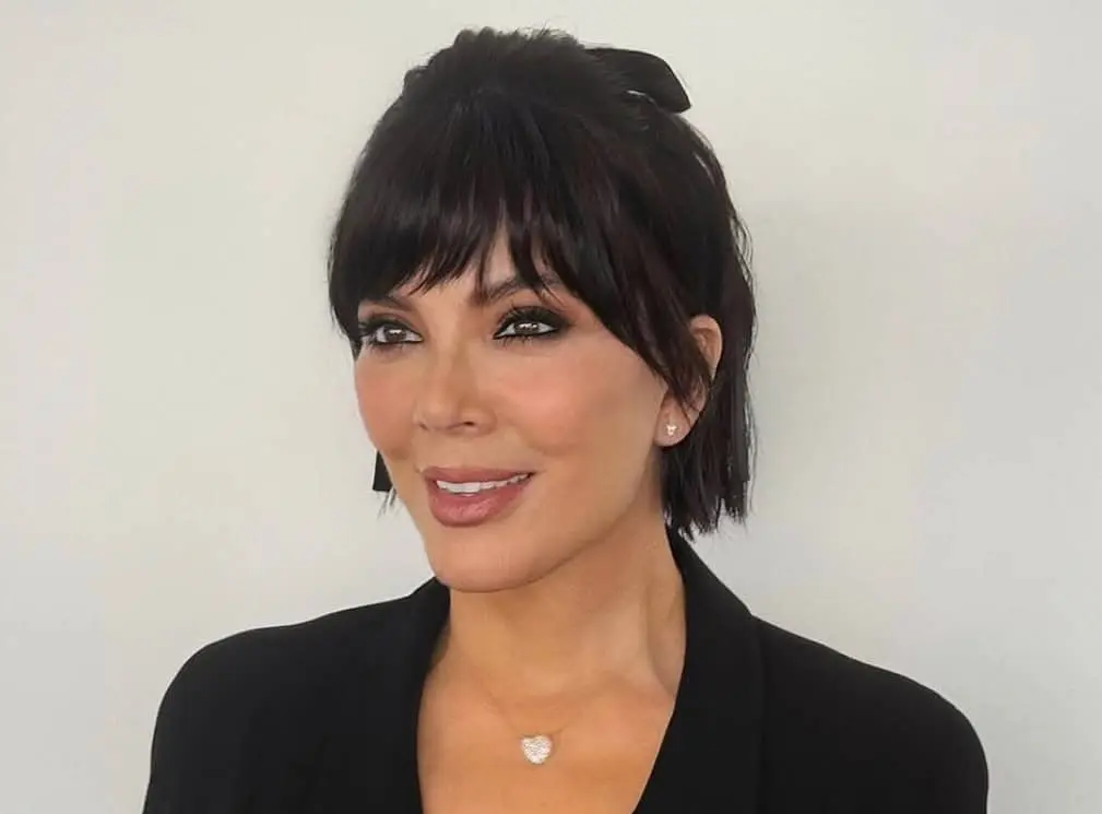 Actualmente, Kris Jenner sigue al frente de diversos proyectos empresariales y televisivos, además de mantenerse como una de las figuras más influyentes del entretenimiento y las redes sociales.
