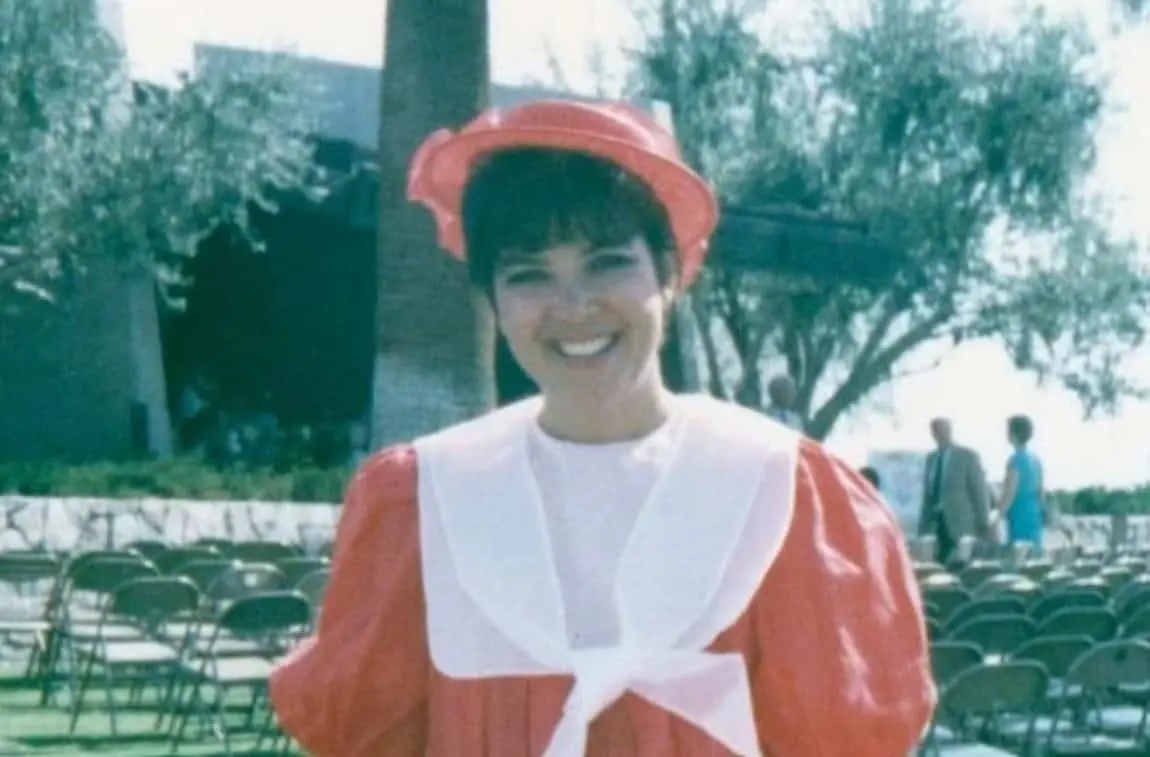 Kristen Mary Houghton nació el 5 de noviembre de 1955 en San Diego, California.<br>