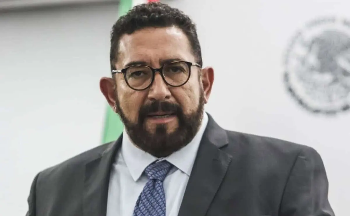  Ulises Lara argumento problemas personales. 