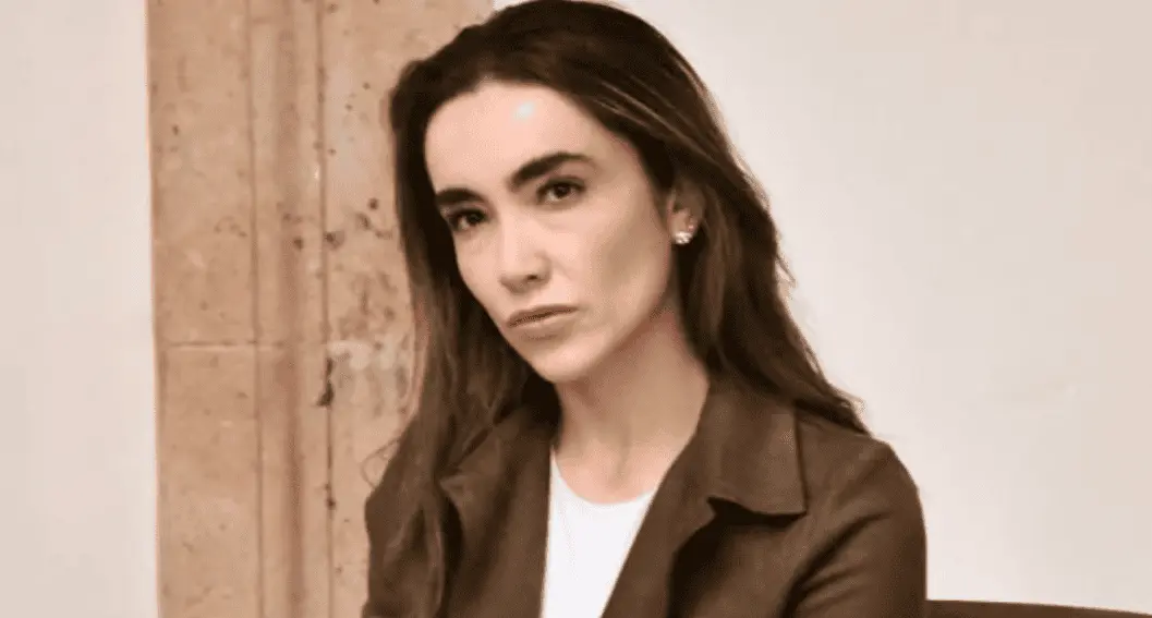 Sale a la luz el registro de Natalia Torres en un partido político tras su polémica sobre el derecho al voto. Especial.