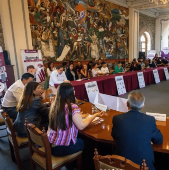 Estudiantes de la Universidad Palafoxiana participan en encuentro de rendici&oacute;n de cuentas