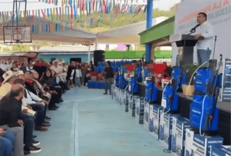 El gobernador participaba en un acto institucional cuando inici&oacute; el movimiento s&iacute;smico.