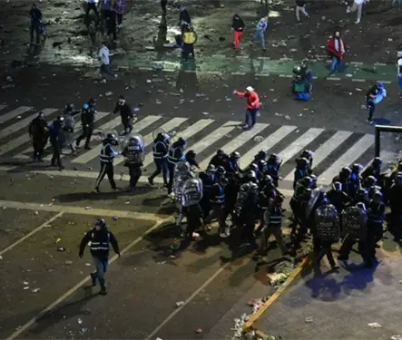 Balas de goma, gases y caos: así fueron los disturbios en Argentina tras perder la final del Mundial Balas de goma, gases y caos: así fueron los disturbios en Argentina tras perder la final del Mundial