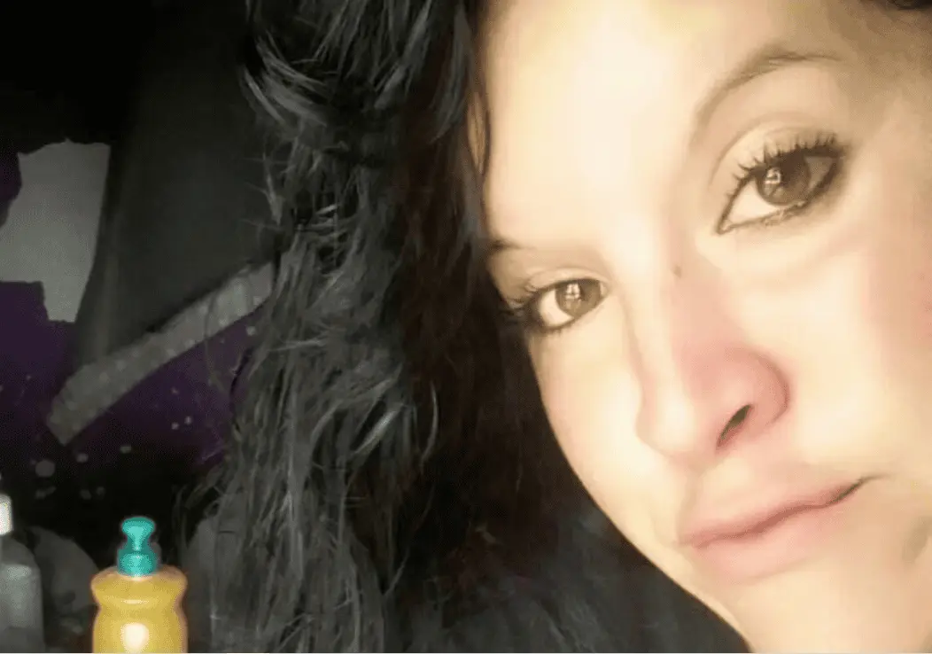 La joven tenía 25 años y era madre de tres niñas menores de edad. La más pequeña era hija del hombre señalado como presunto responsable del crimen. RRSS.