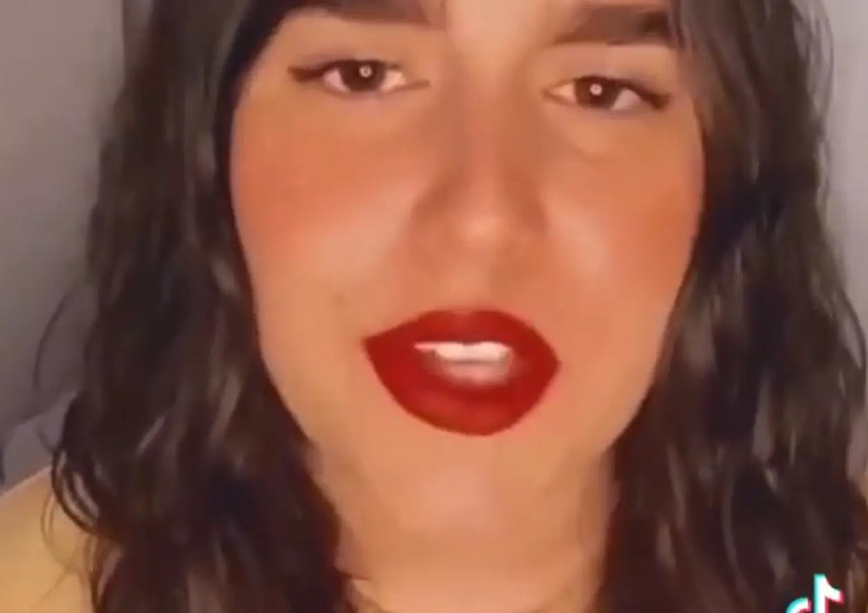  Influencers argentinos se dicen europeos, pero la página de su gobierno los contradice. 