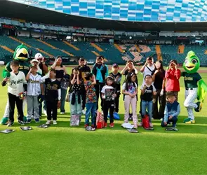 As&iacute; fueron las cl&iacute;nicas de b&eacute;isbol para 140 menores en el estadio Hermanos Serd&aacute;n