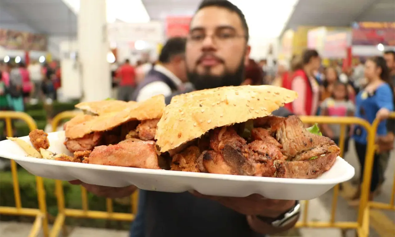  El acceso será completamente gratuito, por lo que únicamente deberás considerar el gasto de alimentos o bebidas que desees consumir durante tu visita. 