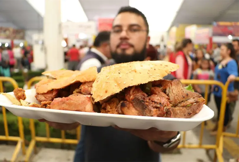 El acceso será completamente gratuito, por lo que únicamente deberás considerar el gasto de alimentos o bebidas que desees consumir durante tu visita. El acceso será completamente gratuito, por lo que únicamente deberás considerar el gasto de alimentos o bebidas que desees consumir durante tu visita.