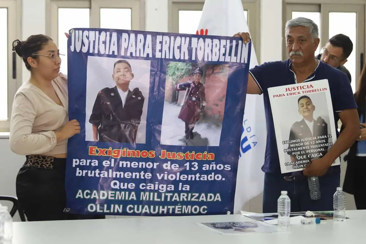 Su madre envió a Erick a un campamento; recibió su cuerpo con golpes y raspones. Cuartoscuro.