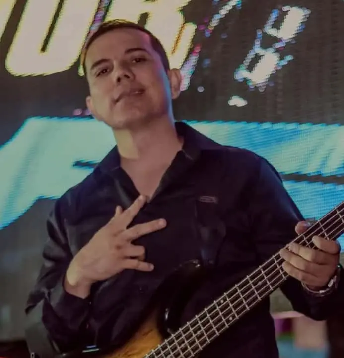 Colegas y amigos se despidieron del cantante. Especial