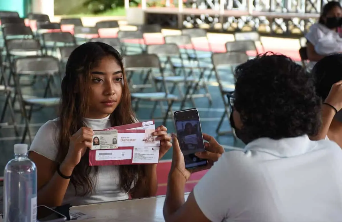¿Cómo operan los fraudes con los Programas para el Bienestar? Especial