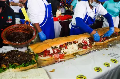 Alcald&iacute;a Venustiano Carranza busca romper r&eacute;cord Guinness con torta de 100 metros