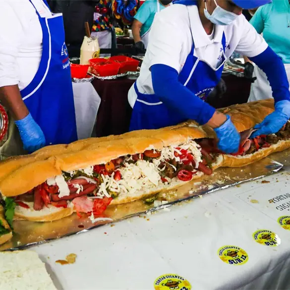 Alcald&iacute;a Venustiano Carranza busca romper r&eacute;cord Guinness con torta de 100 metros