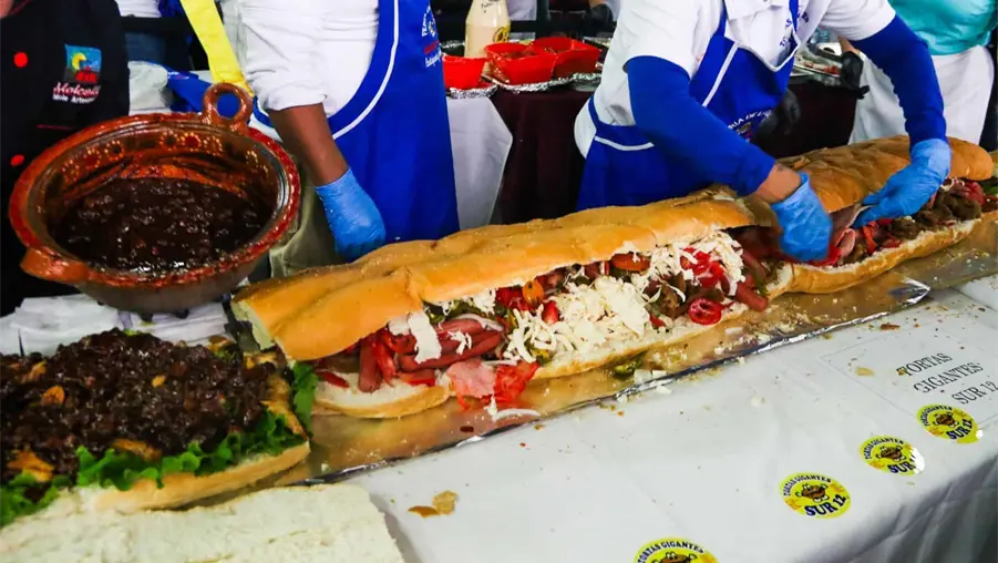Alcald&iacute;a Venustiano Carranza busca romper r&eacute;cord Guinness con torta de 100 metros