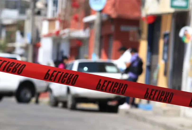 Autoridades investigan la muerte de un ni&ntilde;o encontrado sin vida dentro de un veh&iacute;culo en Ju&aacute;rez. Imagen ilustrativa.