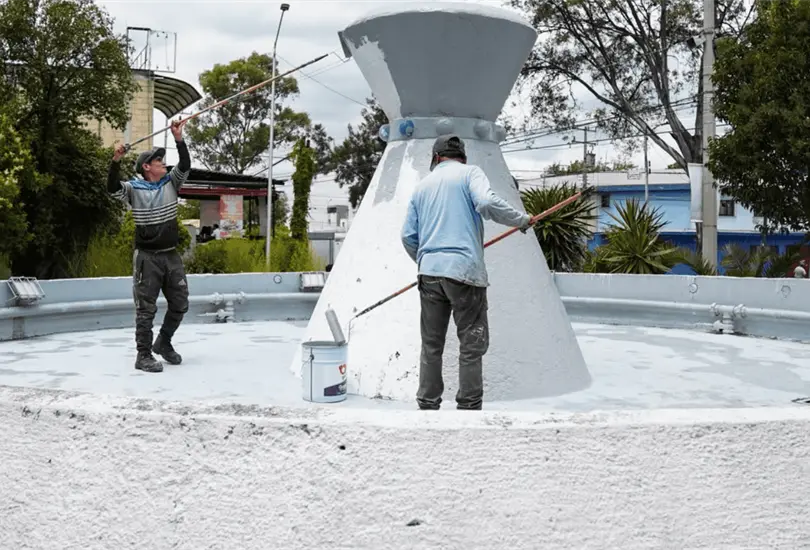 Intervienen el Parque Rómulo OFarril con limpieza, poda y mantenimiento de juegos infantiles. Intervienen el Parque Rómulo OFarril con limpieza, poda y mantenimiento de juegos infantiles.