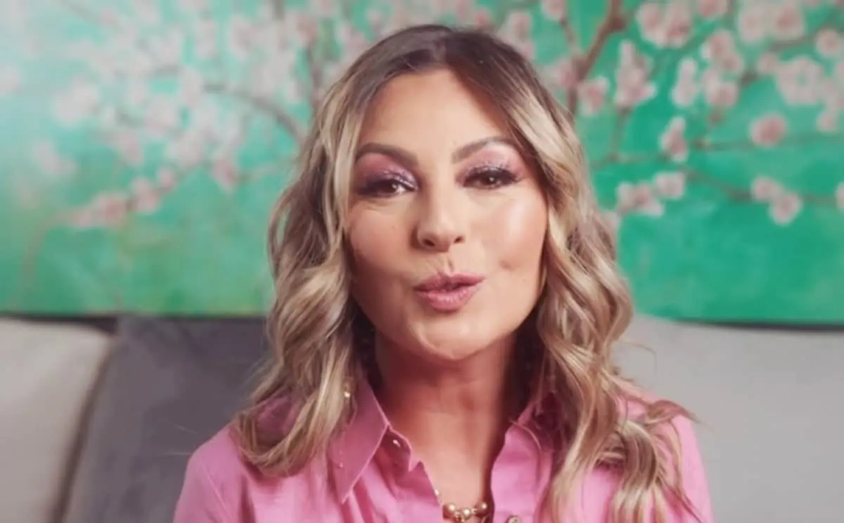 En 2025 lanzó un proyecto de entrevistas a celebridades en su canal de YouTube.