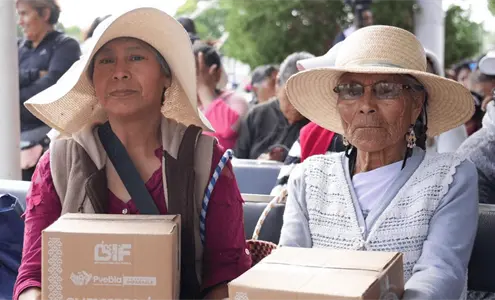 Entregan más de 8 mil paquetes alimentarios en Santa María Xonacatepec Entregan más de 8 mil paquetes alimentarios en Santa María Xonacatepec