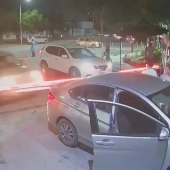 Discusión familiar termina en tragedia: yerno atropella a su suegra y cuñado en Apodaca, Nuevo León Discusión familiar termina en tragedia: yerno atropella a su suegra y cuñado en Apodaca, Nuevo León