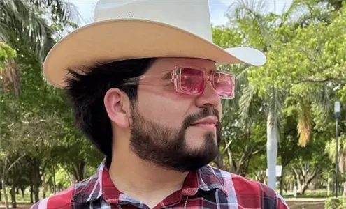 "Ya tengo rato portando el sombrero": Así insinuaba César Gastélum pertenecer a la ´Mayiza´ "Ya tengo rato portando el sombrero": Así insinuaba César Gastélum pertenecer a la ´Mayiza´