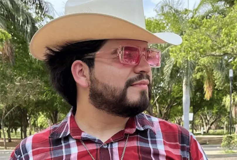 En diversas publicaciones, el influencer mostraba s&iacute;mbolos asociados con una facci&oacute;n del C&aacute;rtel de Sinaloa.