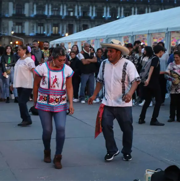 Fiesta de las Culturas Indígenas 2026: Tamales, cacao y música gratis en el Zócalo Fiesta de las Culturas Indígenas 2026: Tamales, cacao y música gratis en el Zócalo