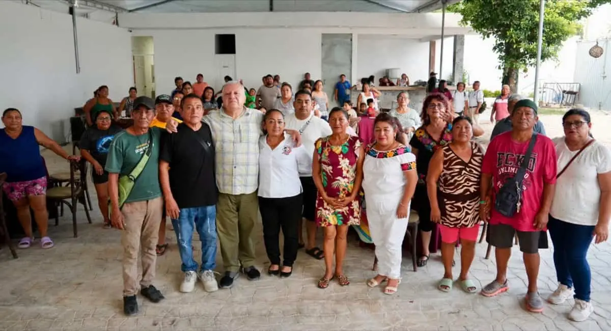 Rafael Marín Mollinedo recuerda los tres principios de Morena durante recorrido en Benito Juárez. FB: Rafael Marín.