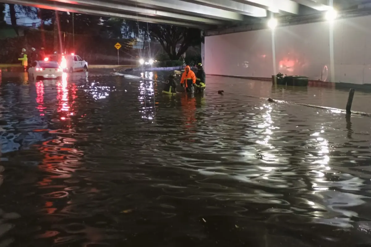  Se desborda el río Magdalena por intensas lluvias; sur de CDMX queda bajo el agua 