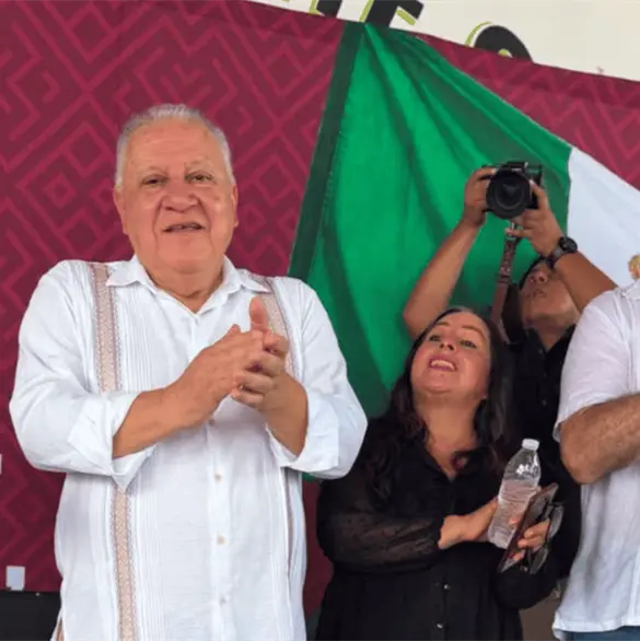 "No me lo esperaba": habitantes de Monte Sinaí sorprenden a Rafael Marín Mollinedo en recorrido por Quintana Roo "No me lo esperaba": habitantes de Monte Sinaí sorprenden a Rafael Marín Mollinedo en recorrido por Quintana Roo