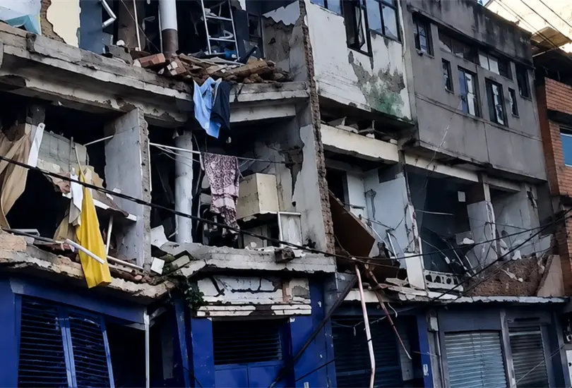 VIDEO: Momento exacto del sismo de 7.4 que sacudió Colombia y dañó edificios. VIDEO: Momento exacto del sismo de 7.4 que sacudió Colombia y dañó edificios.
