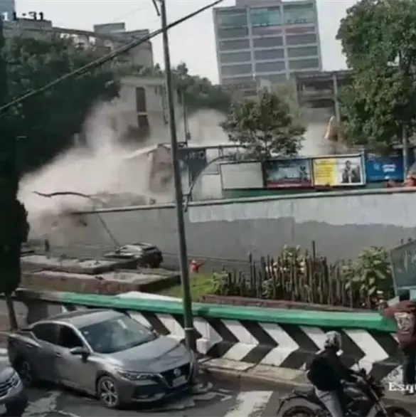 Video: así fue el momento exacto del derrumbe de un edificio en Viaducto Miguel Alemán Video: así fue el momento exacto del derrumbe de un edificio en Viaducto Miguel Alemán