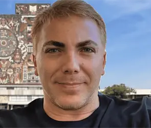 Cristian Castro celebra su pase directo a la UNAM en medio de polémica por el examen Cristian Castro celebra su pase directo a la UNAM en medio de polémica por el examen