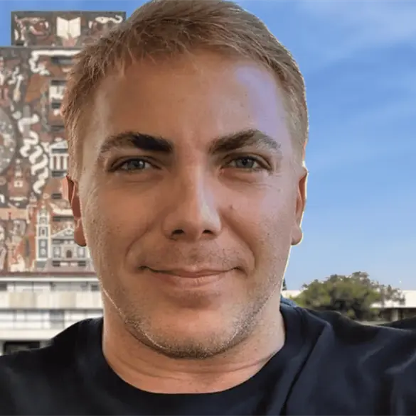 Cristian Castro celebra su pase directo a la UNAM en medio de polémica por el examen Cristian Castro celebra su pase directo a la UNAM en medio de polémica por el examen