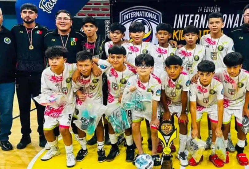Los 12 jugadores de Leyendas Obeliz viajaron a Colombia para disputar un torneo internacional, donde se coronaron campeones antes de quedar varados por la emergencia.