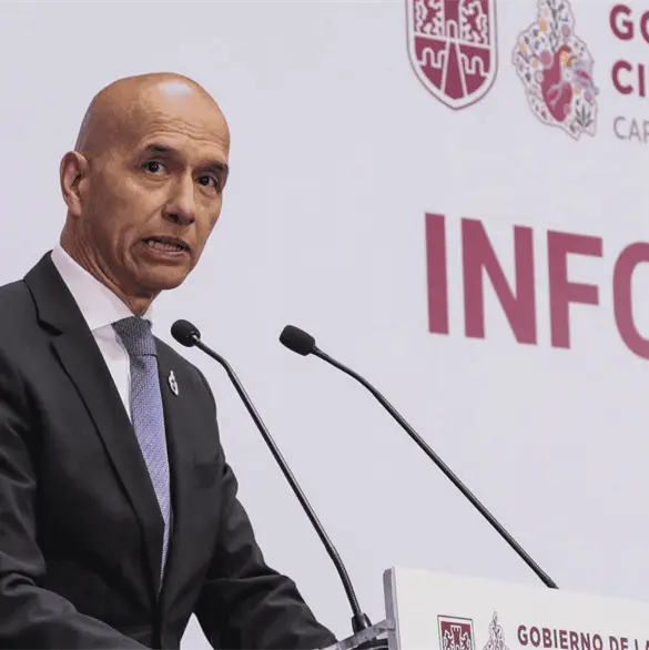 Intentan asaltar al coordinador del C5 de CDMX con pistola de juguete; escoltas frustran el ataque Intentan asaltar al coordinador del C5 de CDMX con pistola de juguete; escoltas frustran el ataque