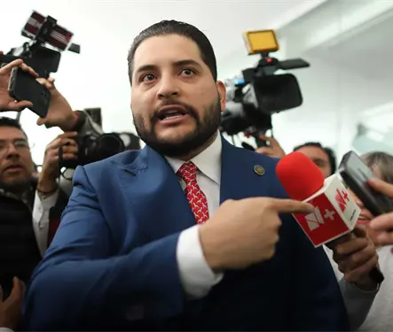 Carlos Guti&eacute;rrez revela por qu&eacute; empez&oacute; el pleito con Arturo &Aacute;vila en el Senado