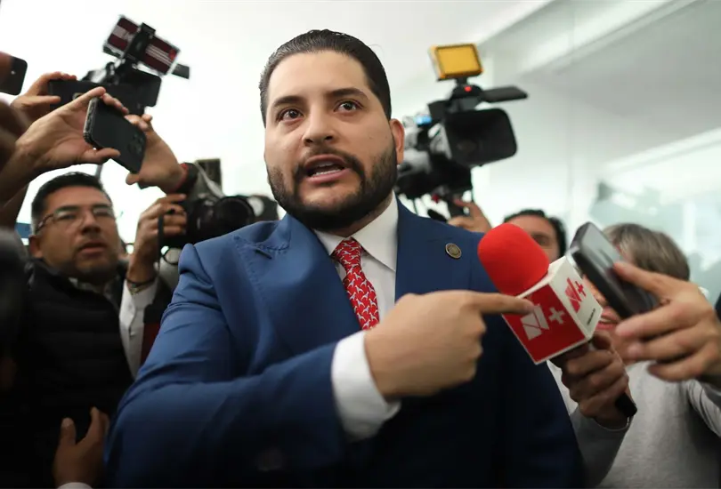 Carlos Guti&eacute;rrez revela por qu&eacute; empez&oacute; el pleito con Arturo &Aacute;vila en el Senado