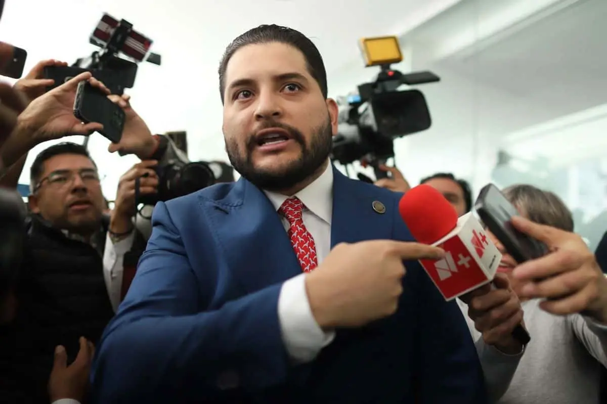 Diputados de Morena y PRI protagonizan pelea Cuartoscuro