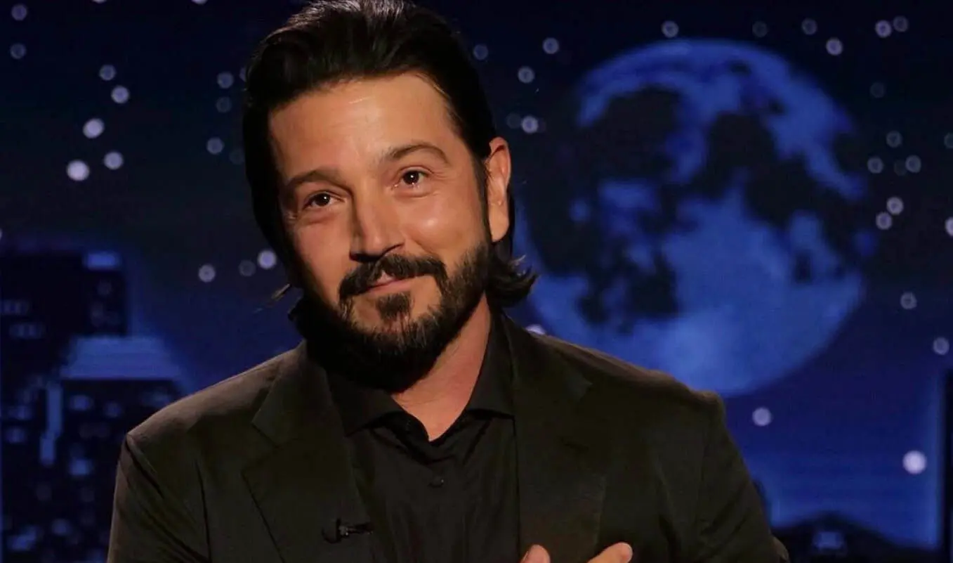Actualmente tiene 46 años, ha protagonizado la serie 'Narcos' y ha participado en películas como 'Rogue One' y 'Flatliners'. Actualmente tiene 46 años, ha protagonizado la serie 'Narcos' y ha participado en películas como 'Rogue One' y 'Flatliners'.