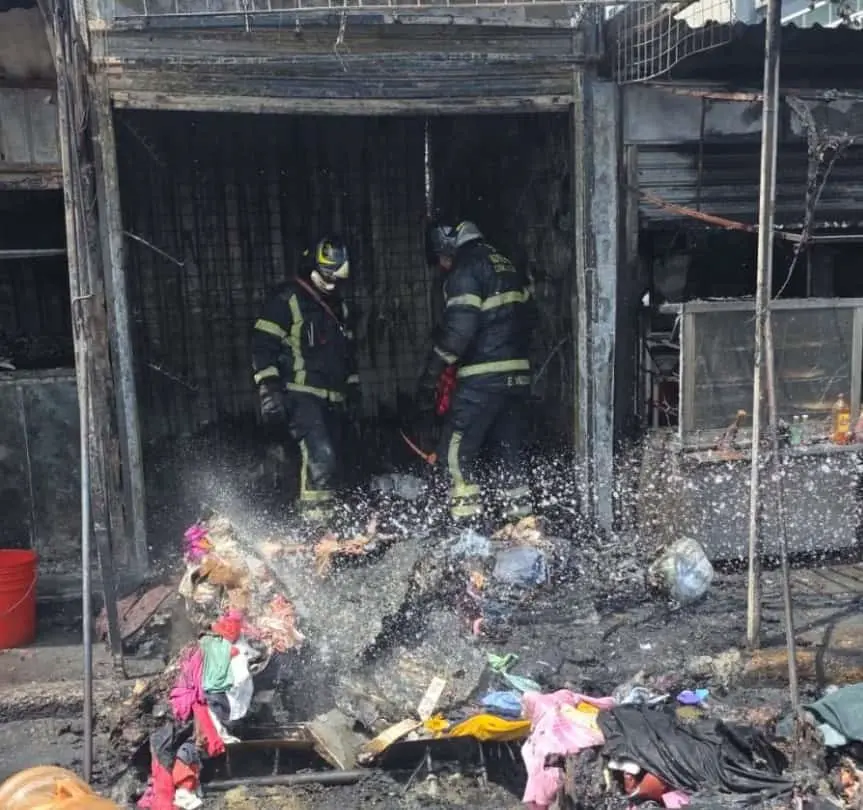 De acuerdo con las autoridades, el incendio se originó por una falla en la manguera de un cilindro de gas LP. Especial