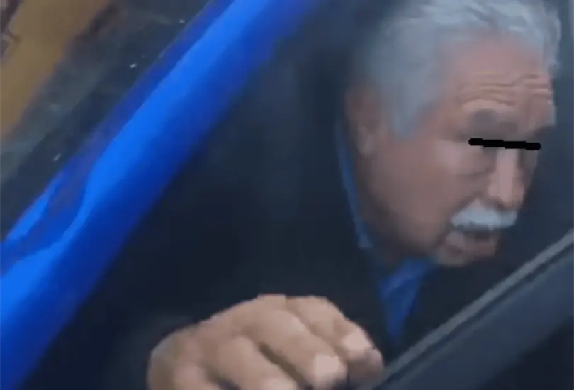 En el clip se observa cómo testigos confrontaron al conductor antes de su detención. En el clip se observa cómo testigos confrontaron al conductor antes de su detención.