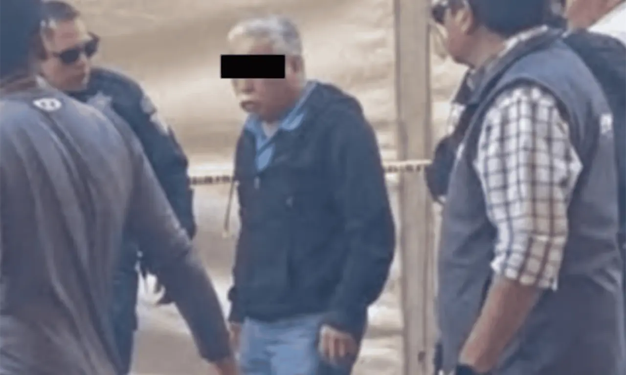  El hombre, identificado como Silvestre “N.”, de 74 años, permanece a disposición del Ministerio Público. 